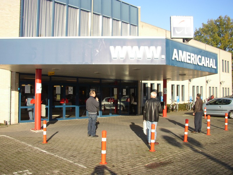 Americahal. Nog rustig in de vroege morgen.